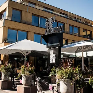 https://pop-house-hotel-bw-premier-collection.find-stockholm-hotels.com